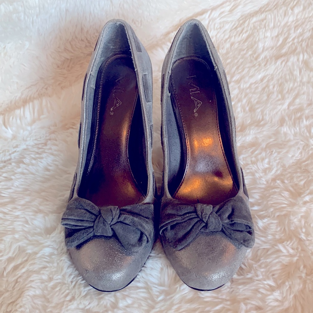 Mia Metallic Gray Pumps with Suede Lace Detail